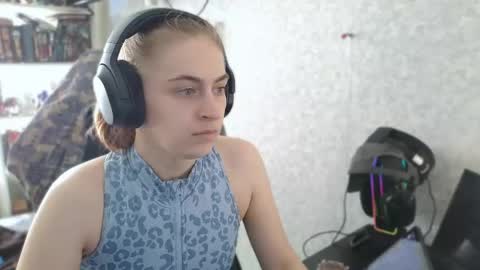 beverly_yay online show from June 2, 6:48 am