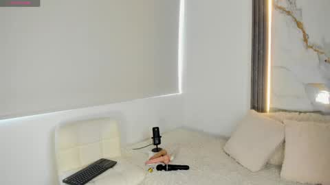 bianca_onyx online show from April 14, 12:41 pm