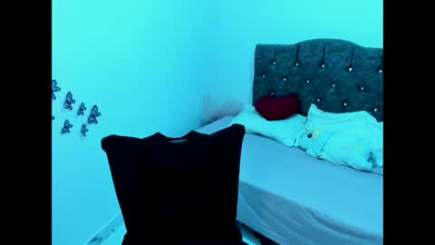 emilia online show from December 16, 1:24 am