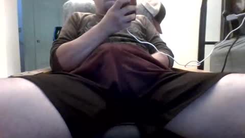 Snapshot of bigbagz2021 chatting on October 29, 6:52 pm BigBagz online show from October 29, 6:52 pm