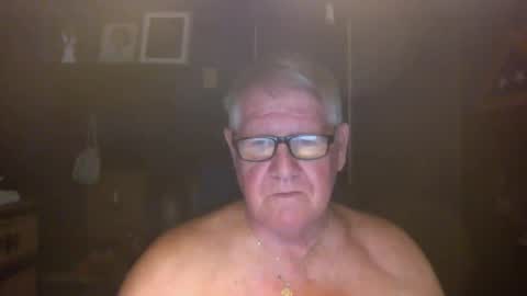 Snapshot of bigbeerdrinker1 chatting on October 20, 5:01 am bigbeerdrinker online show from October 20, 5:01 am