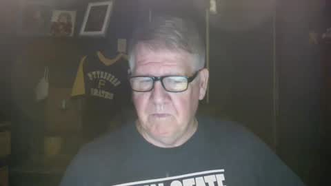 Snapshot of bigbeerdrinker1 chatting on February 17, 9:24 am bigbeerdrinker online show from February 17, 9:24 am