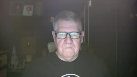 Snapshot of bigbeerdrinker1 chatting on December 26, 10:26 am bigbeerdrinker online show from December 26, 10:26 am