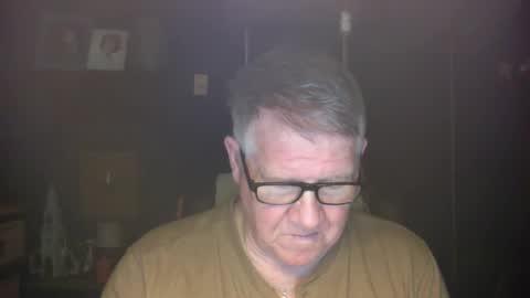 Snapshot of bigbeerdrinker1 chatting on December 30, 12:31 pm bigbeerdrinker online show from December 30, 12:31 pm