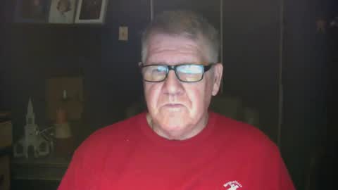 Snapshot of bigbeerdrinker1 chatting on December 6, 4:19 am bigbeerdrinker online show from December 6, 4:19 am