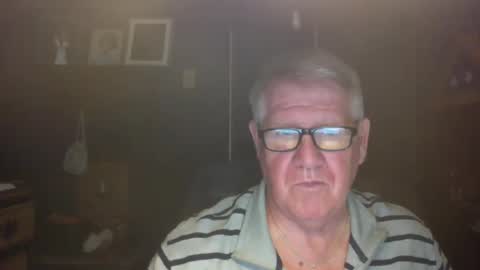 Snapshot of bigbeerdrinker1 chatting on October 25, 6:02 am bigbeerdrinker online show from October 25, 6:02 am