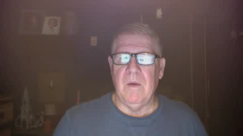 Snapshot of bigbeerdrinker1 chatting on December 20, 8:17 am bigbeerdrinker online show from December 20, 8:17 am