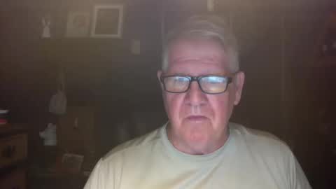 Snapshot of bigbeerdrinker1 chatting on October 10, 6:30 am bigbeerdrinker online show from October 10, 6:30 am