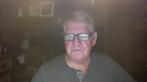 Snapshot of bigbeerdrinker1 chatting on October 13, 5:09 am bigbeerdrinker online show from October 13, 5:09 am