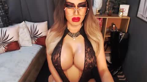 Loraine Cruz online show from March 10, 6:34 pm