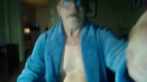 bigdeer581917471 online show from December 3, 8:00 am