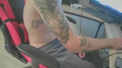 bigdick2131991 online show from January 8, 7:56 pm