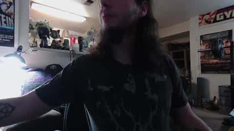 biggerisbetter21 online show from November 12, 8:16 am