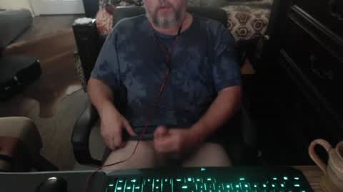 bighugmugg online show from October 4, 7:55 pm