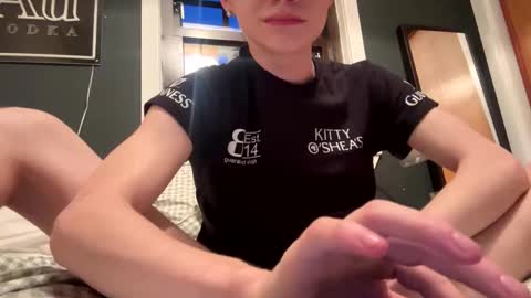 bighungman420 online show from March 22, 5:44 am