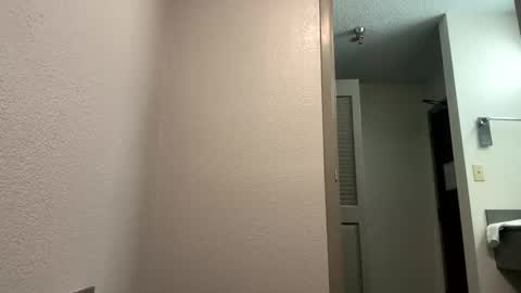 DontLieyoudfuckm3 online show from January 16, 11:15 am