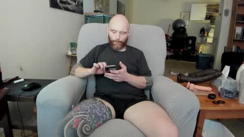 Sean pronounced Shon online show from April 10, 4:01 pm