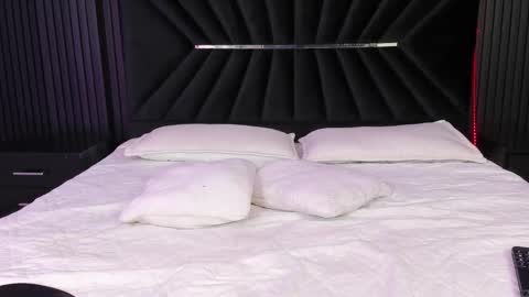 Snapshot of bigsexxyass chatting on October 4, 7:39 am Zayra online show from October 4, 7:39 am
