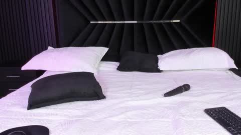 Snapshot of bigsexxyass chatting on October 18, 7:01 am Zayra online show from October 18, 7:01 am