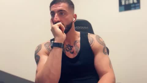 Snapshot of bigsnakeman1995 chatting on October 9, 6:52 am Gogo online show from October 9, 6:52 am