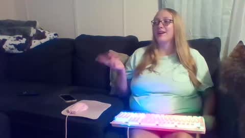 Mountain Mama online show from September 25, 1:23 am