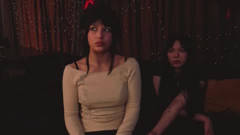 We are Luna and Layla. We are 20  Welcome to our room online show from March 5, 12:41 am