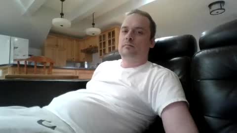 Snapshot of bird8888 chatting on October 20, 8:14 pm bird8888 online show from October 20, 8:14 pm