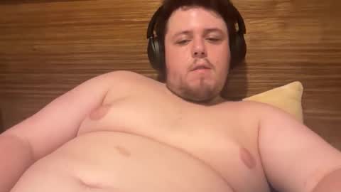 Snapshot of bisexualchubbyboy chatting on February 10, 11:15 am james online show from February 10, 11:15 am