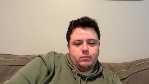 Snapshot of bisexualchubbyboy chatting on December 27, 1:32 am james online show from December 27, 1:32 am