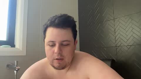 Snapshot of bisexualchubbyboy chatting on December 29, 6:14 am james online show from December 29, 6:14 am