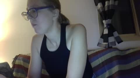 Snapshot of bisons5679946 chatting on October 16, 9:35 pm bisons online show from October 16, 9:35 pm