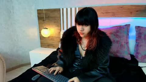 Bj Olivine online show from May 5, 8:25 pm