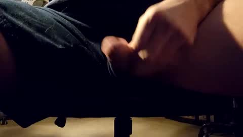 Snapshot of bkupsguy chatting on February 22, 1:33 am bkupsguy online show from February 22, 1:33 am