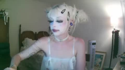 vampire fang  online show from July 9, 6:56 pm