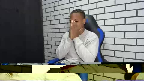 tu morenito online show from April 21, 2:46 pm