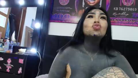 karenth soto online show from May 19, 1:56 am