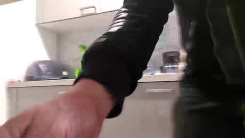 Manuel online show from November 20, 4:15 pm