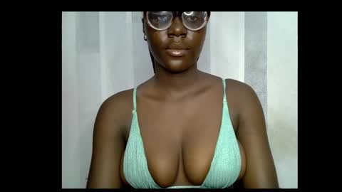 Snapshot of black_petitqueen12 chatting on October 30, 2:50 pm BLACK online show from October 30, 2:50 pm