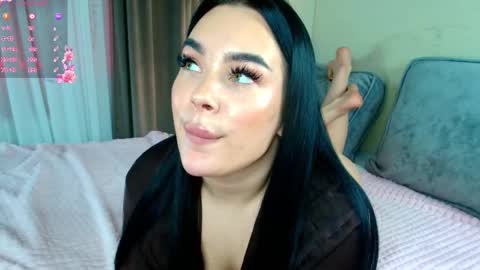 black_white_angel online show from March 11, 6:33 pm