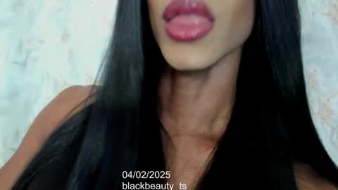 Nina online show from February 4, 6:27 pm