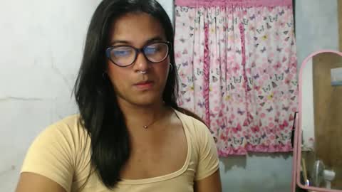 Ellez online show from March 29, 7:15 pm