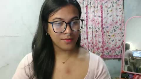 Ellez online show from April 12, 7:51 pm