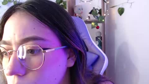   online show from February 10, 12:18 pm