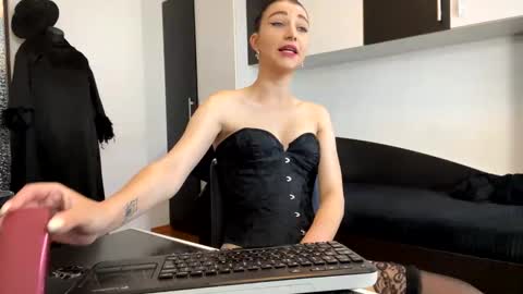 Goddess Blaze online show from June 8, 7:09 am