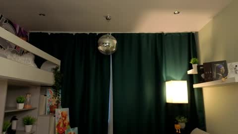 Mia online show from May 29, 5:22 pm