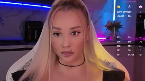 Lana online show from November 17, 5:32 am