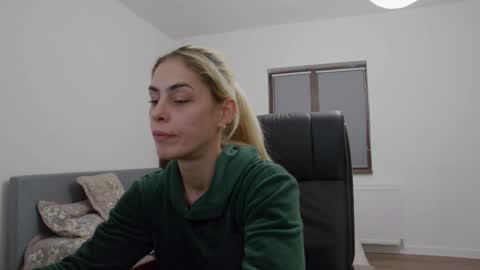 blonde4pasion online show from December 4, 6:33 pm