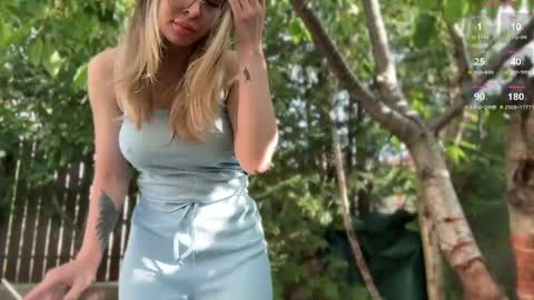 OnlyFans livia77   twitter liv20 4u online show from May 19, 5:58 am