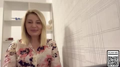 Snapshot of blondie_xoxoxo chatting on October 25, 5:57 pm blondie_xoxoxo online show from October 25, 5:57 pm