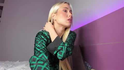 Anna online show from January 11, 6:58 pm